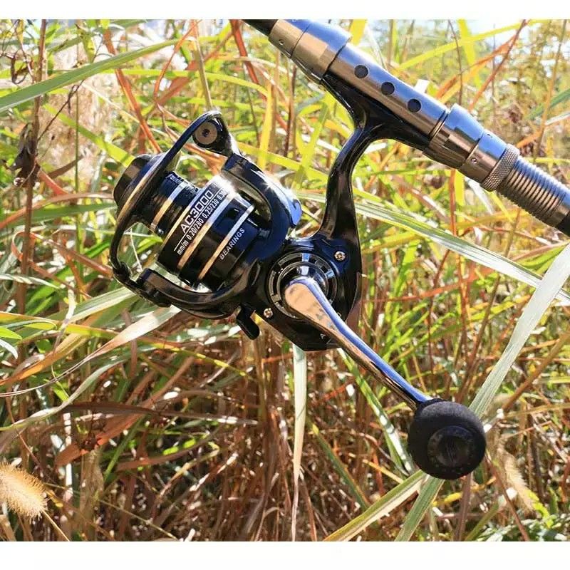 Spinning fishing reel DEUKIO MODEL 7000