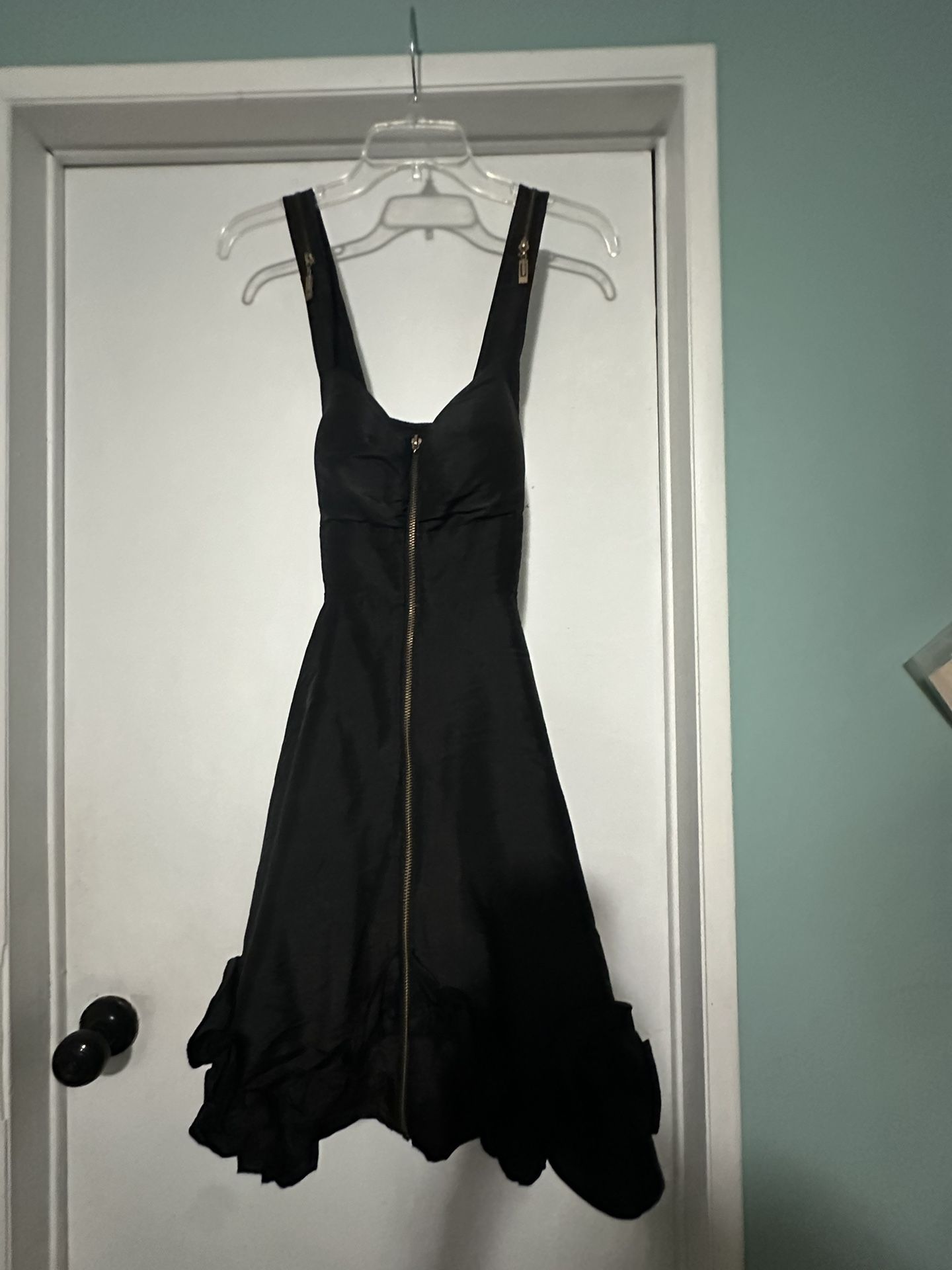 New dress size S, pick up near Tully and Monterey Rd SJ CA 95112