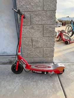 Electric razor scooter