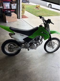 Kawasaki KLX 140 dirt bike