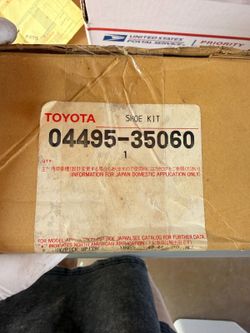 Genuine Toyota 04(contact info removed)0 Rear Brake Shoe Kit Pickup 4Runner Hilux NOS