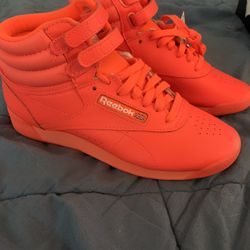 Brand New Orange Reeboks Size 6 Women Size 