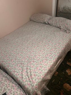 Multiple Beds and Furniture