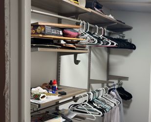 Closet shelving