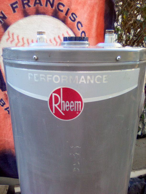 Rheem 40gallon Natural Gas Water Heater