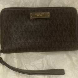 Michael Kors Monogrammed Jet Set Wristlet Wallet - Brown