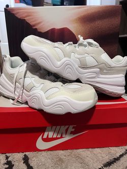 Nike Chunky Sole Sneakers White/Cream