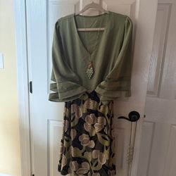 Preowned Outfit W/ Necklace