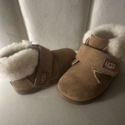 UGG 