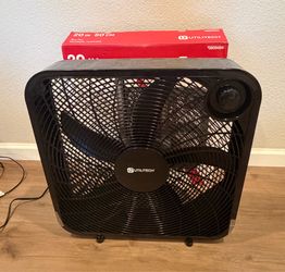 3 speed box fan 20” like new in box