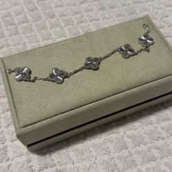 Elegant Silver Clover Bracelet – New in Box