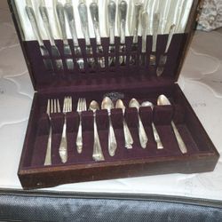 Silver Silverware Set