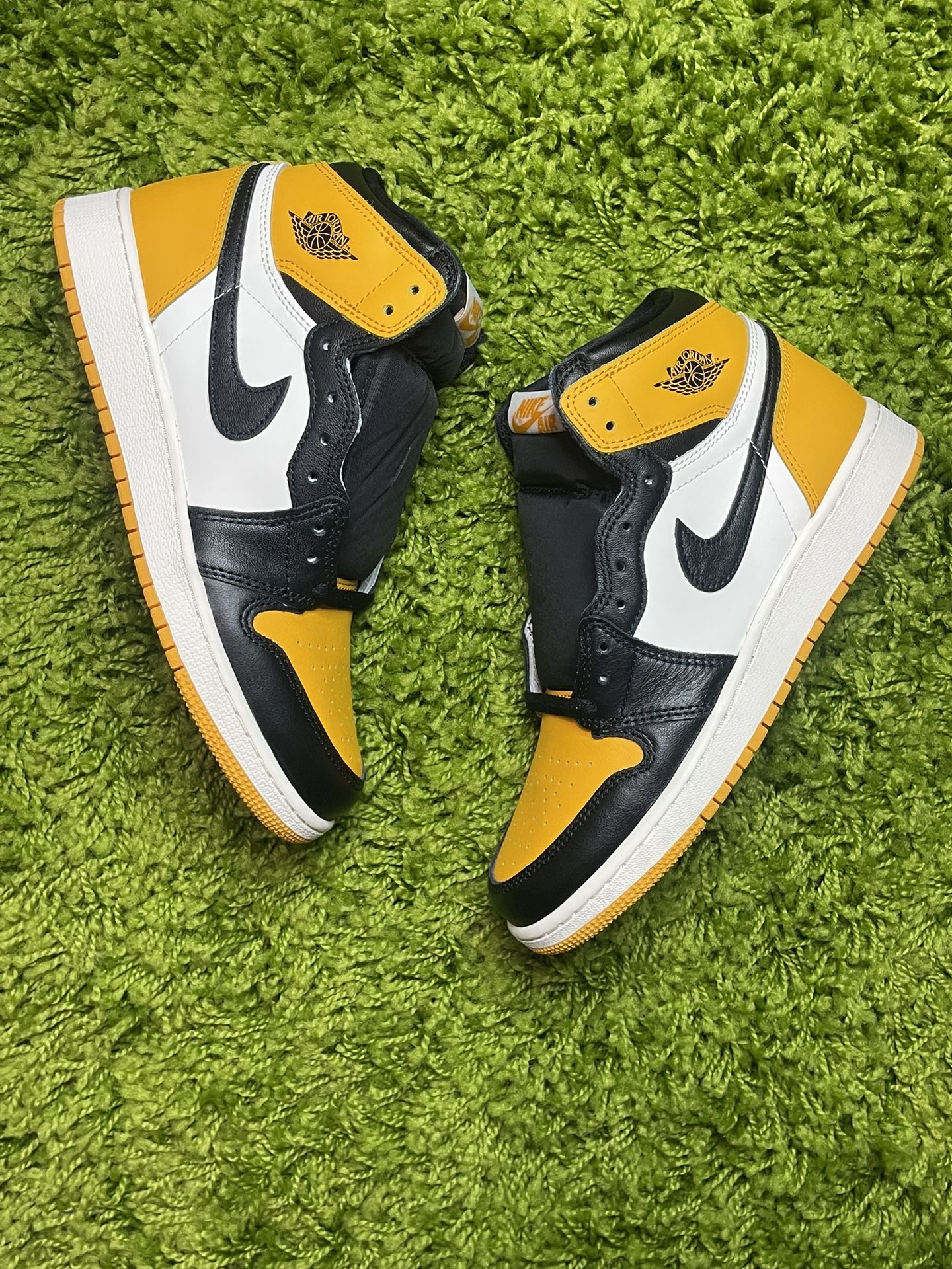 Air Jordan 1 Retro High Taxi