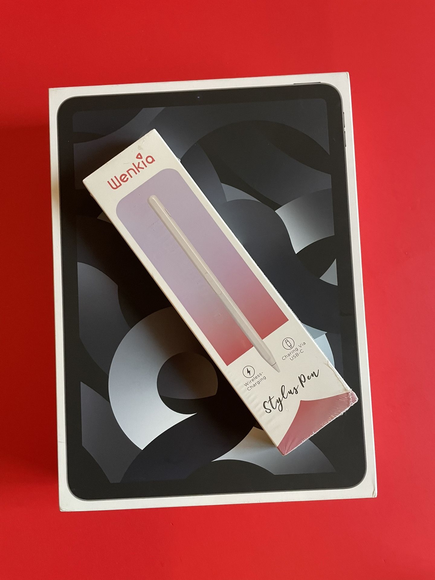 Apple iPad Air 5th Generation (M1 Chip) 256gb with Box, Pen And Keyboard