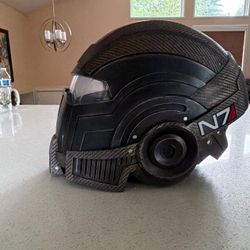 MASS EFFECT LEGENDARY CACHE  N7 Helmet (NO BOX - NO GAME)