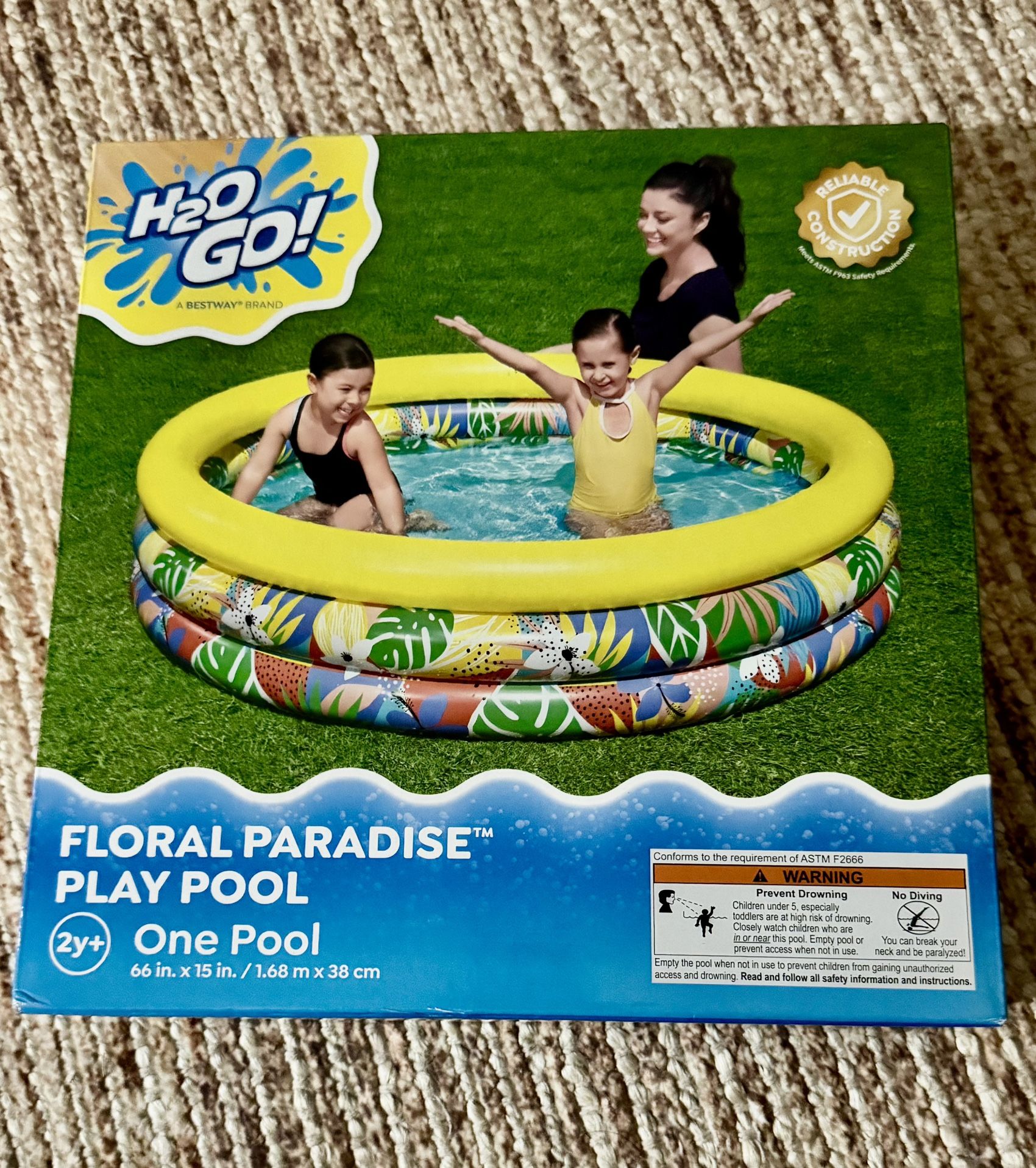 H2O GO! Floral Paradise Play Pool 🌸💦 Brand new in box! Perfect for summer fun in the backyard.
