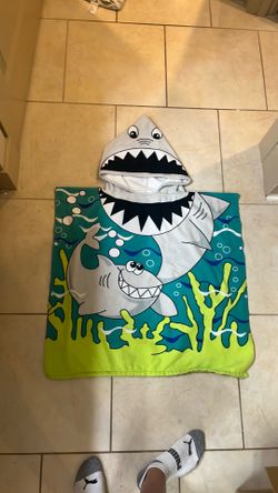 Kids shark hoodie beach towel