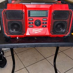 Milwaukee M18 2890-20 Job Site Radio