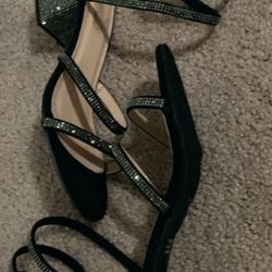 Black Shiny Heels 