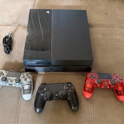 Play Station 4 with 3 controllers PS4