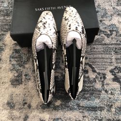 New! Never Worn Saks Leather Flats Size 8.5