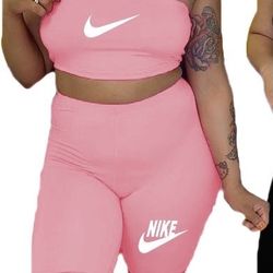 women  Nike shorts set 