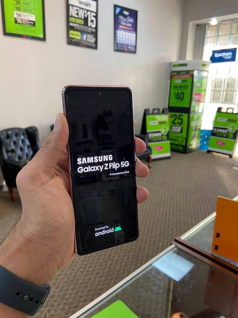 Samsung Galaxy Z Flip 2 5G Factory Unlocked Like New