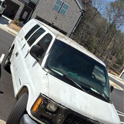 GMC 2002 Carpet Cleaning Equipment Included 