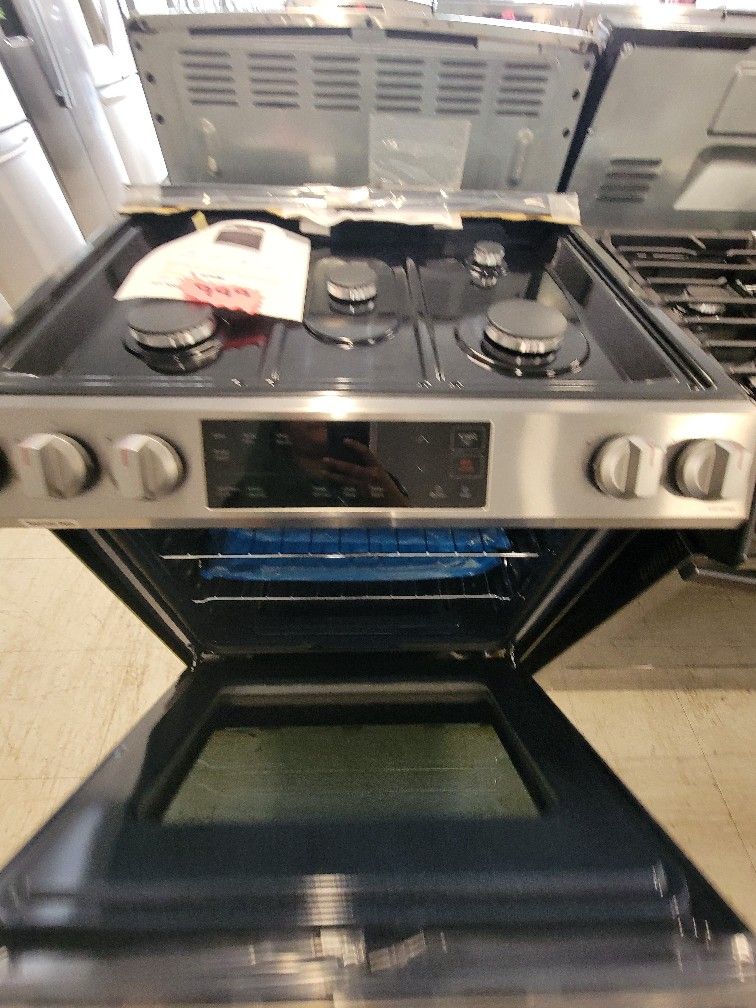Samsung Slidein Gas Stove New Scratch And Dents With 6month's for Sale
