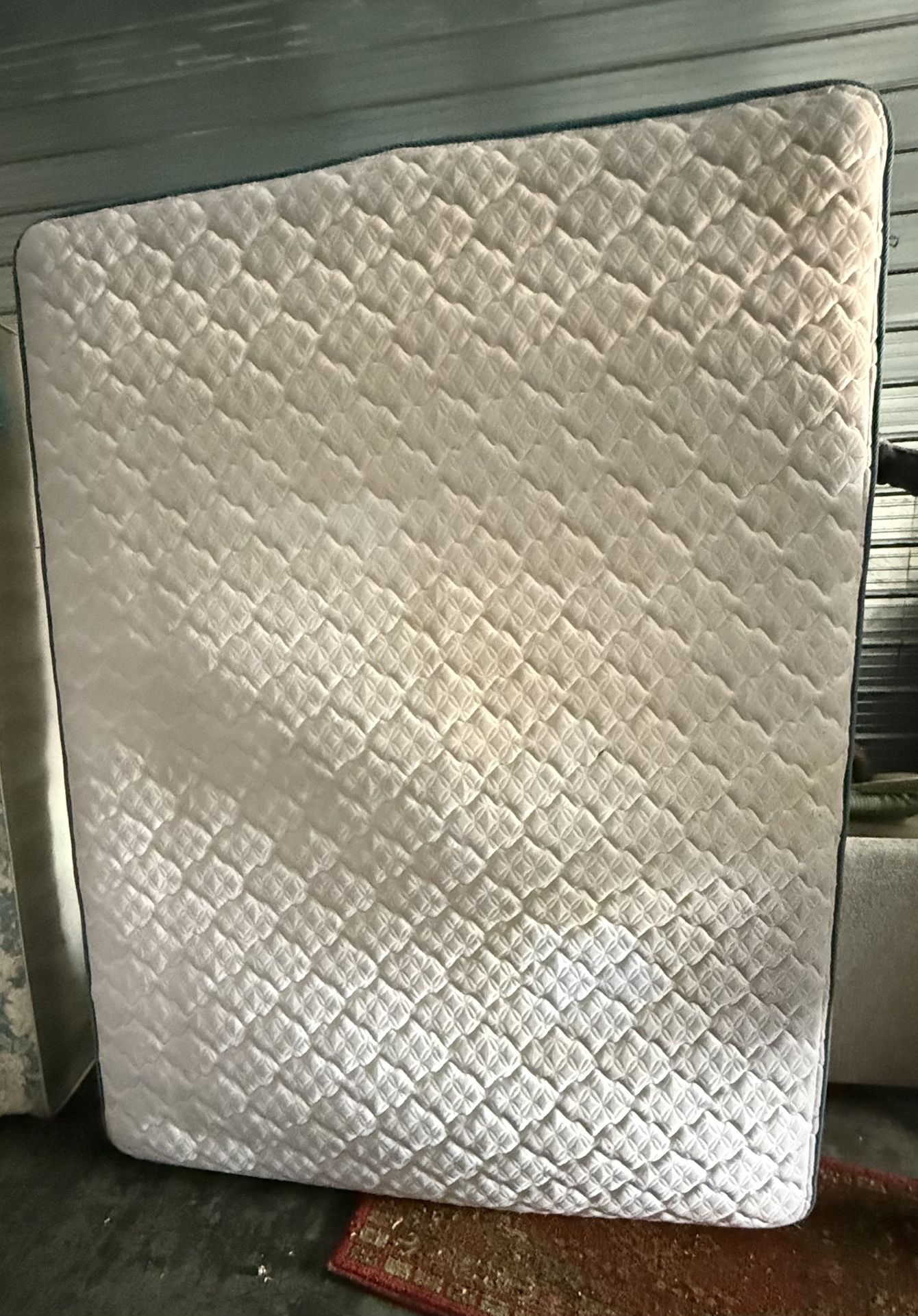 Full Size Mattress And Box Spring 