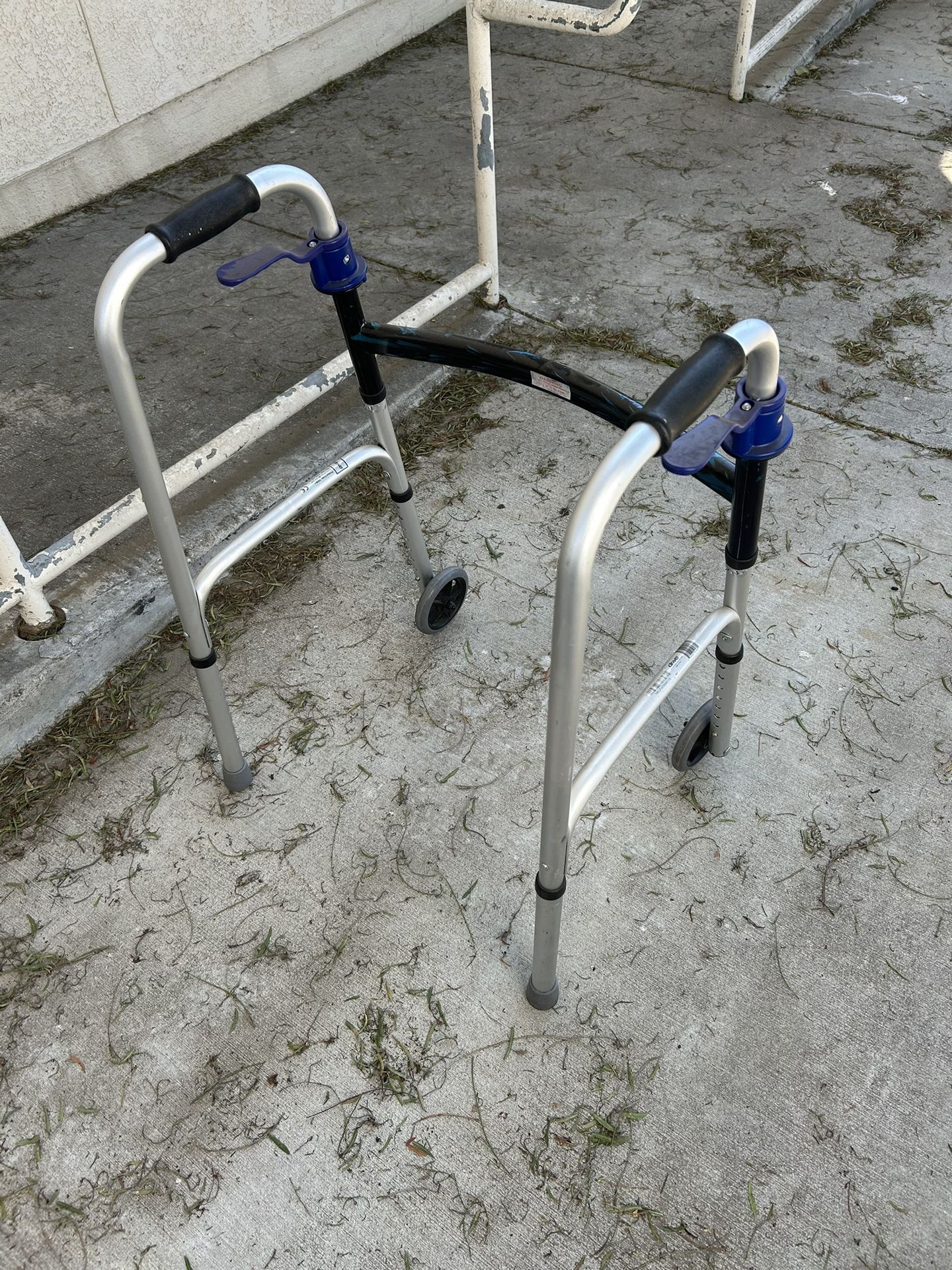 Aluminum Foldable Walker