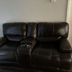 Couches/Sofas