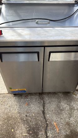 Under counter food pred refrigerator