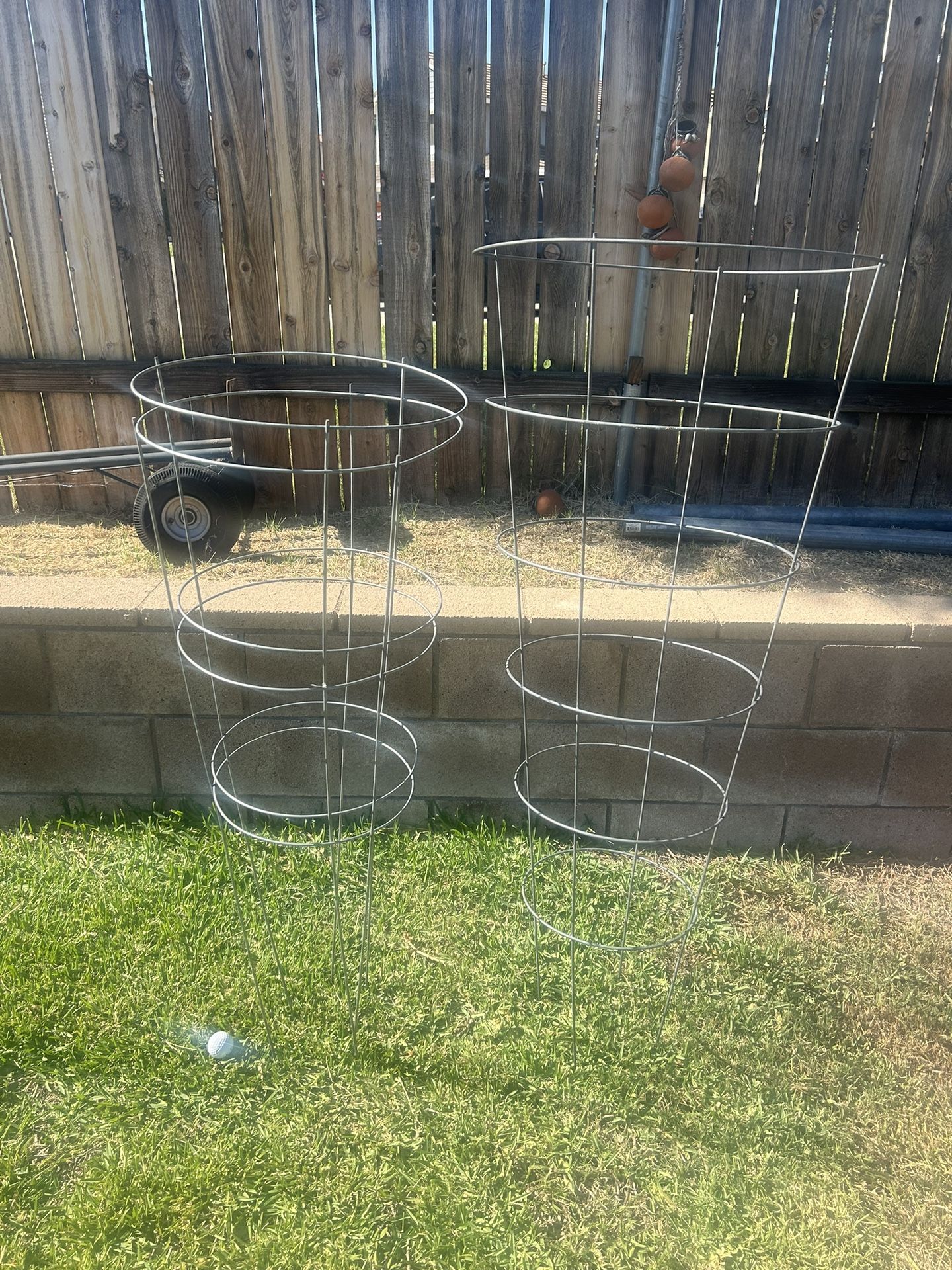 tomato cages 5ft and 3ft 