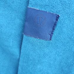 Lululemon the towel