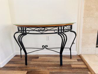 Decent Excellent Condition Table For Just $50