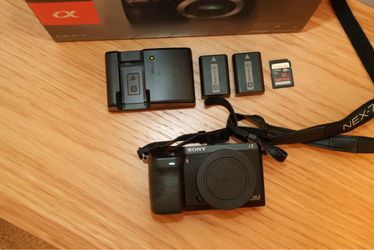 Sony NEX-7 APS-C E-Mount Mirrorless Camera Body (Low Shutter Count)