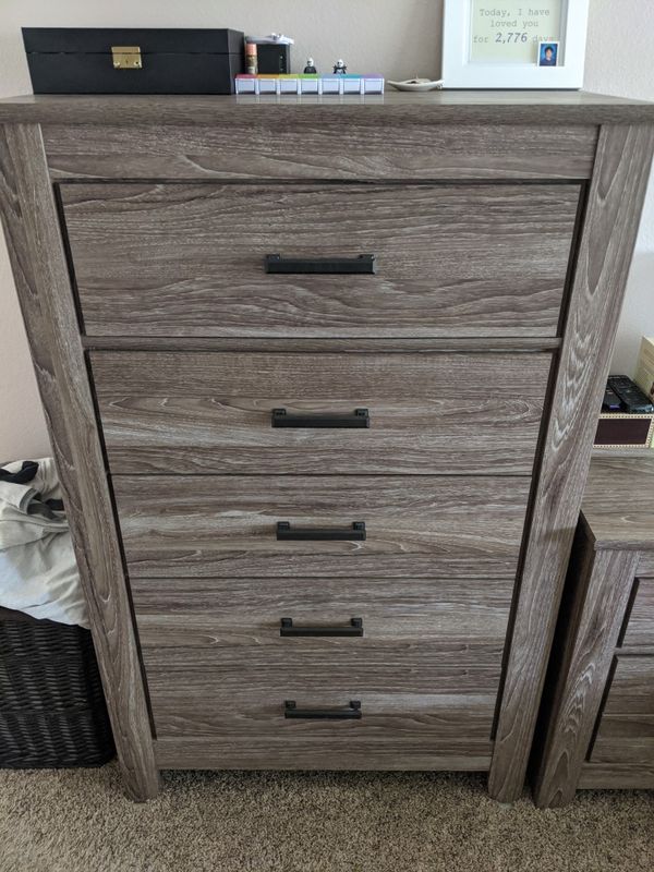 Ashley's Furniture Queen Bedroom Set for Sale in Santa Clarita, CA