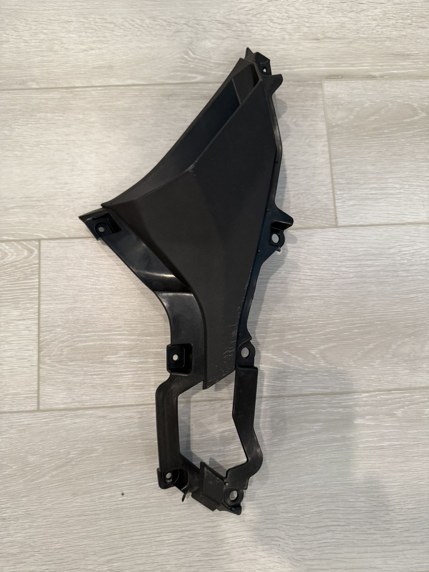 ZX4R/ZX4RR Lower Left Duct Panel
