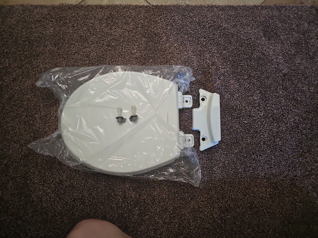 Dometic 310 Toilet Seat [New] for Sale in North Las Vegas, NV OfferUp