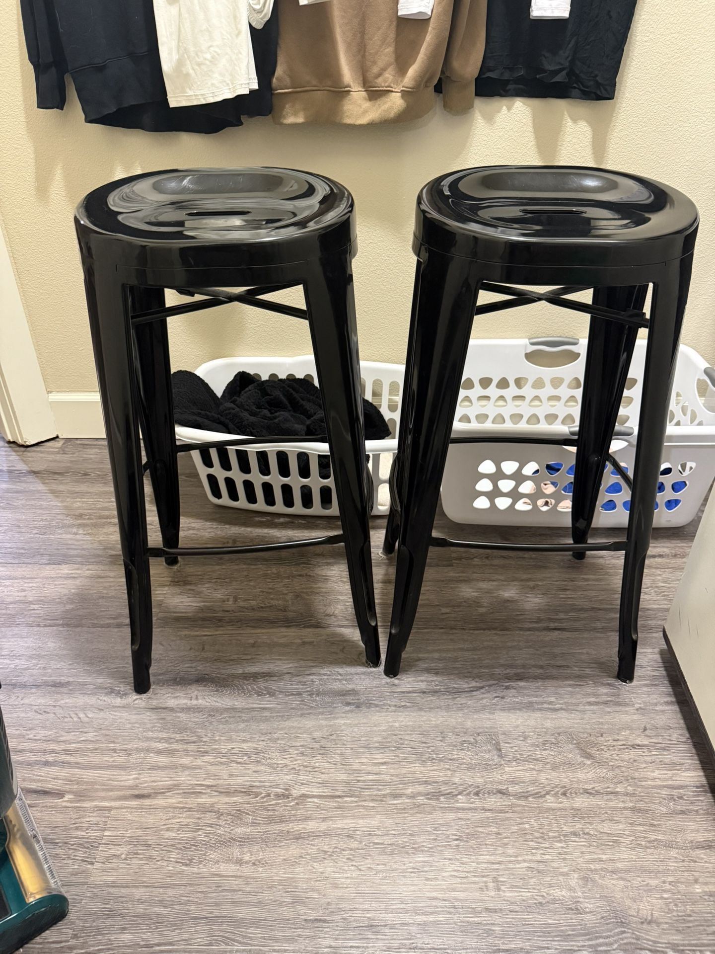 2 Bar Stools