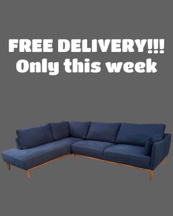 FREE DELIVERY (Macy's Jollene Sectional)