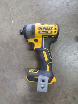 DeWalt 20V MAX XR 1/4 in. 3-Speed High Torque Brushless Cordless Impact Driver dcf860b
