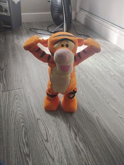 Tumble Time Tigger Dancing And Singing Toy
