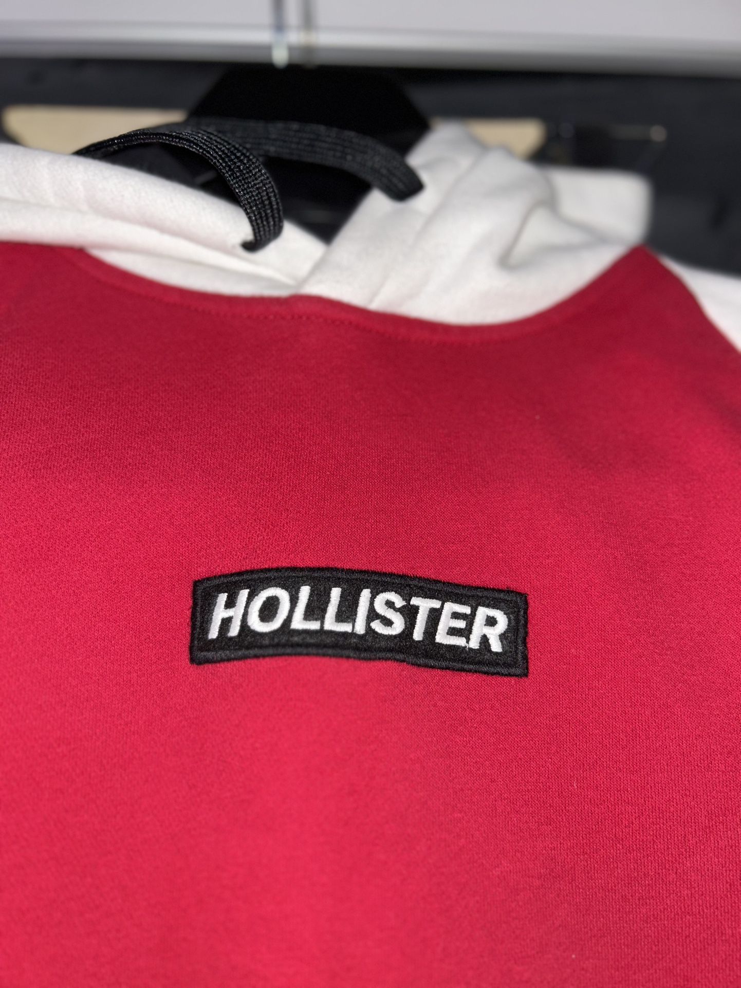 Hollister Sweater 