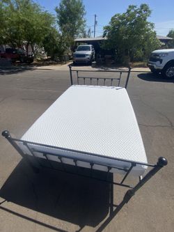 FREE DELIVERY: Full Size Memory Foam Bed