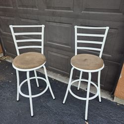 🪑 Set of 2 Swivel Bar Stools 🪑