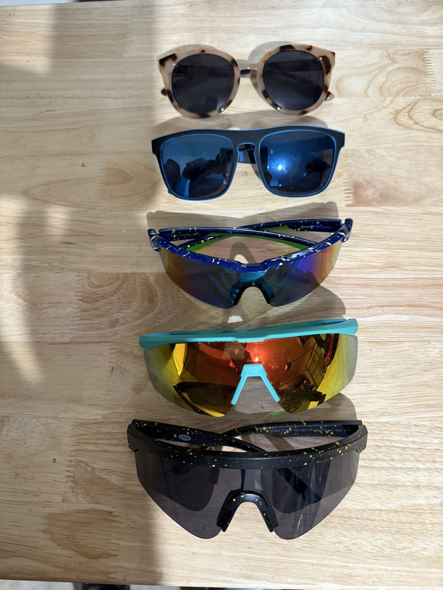 Sun glasses, One Sun glass is Polarized