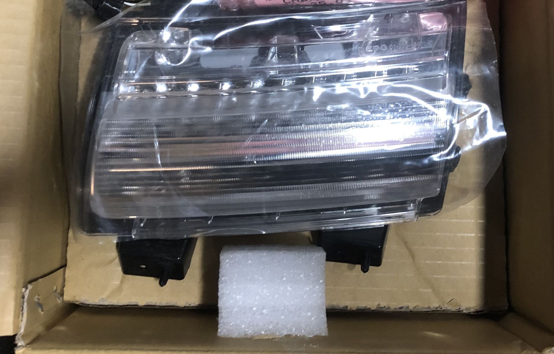 Brand New In Box Turn Signal Light Left For Jeep Wrangler 2018-2019-2020-2021-2022-2023/ JP Gladiator 2020-2023/ Jeep wrangler 4XE Plugin 21-23 SE