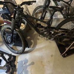 2019 Commencal furious (upgraded) Downhill Bike
